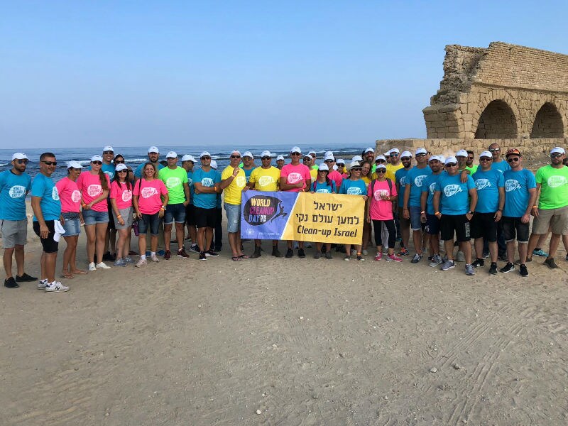 img_pmi_sustainability_world_clean_up_day_greece_team