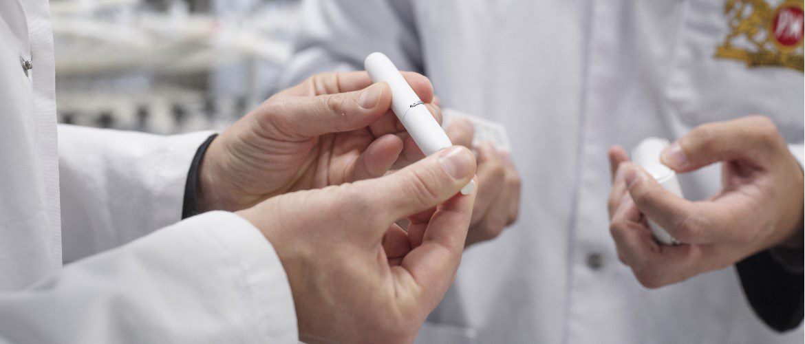 scientists-with-iqos scientists-with-iqos