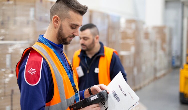 police-inspecting-boxes
