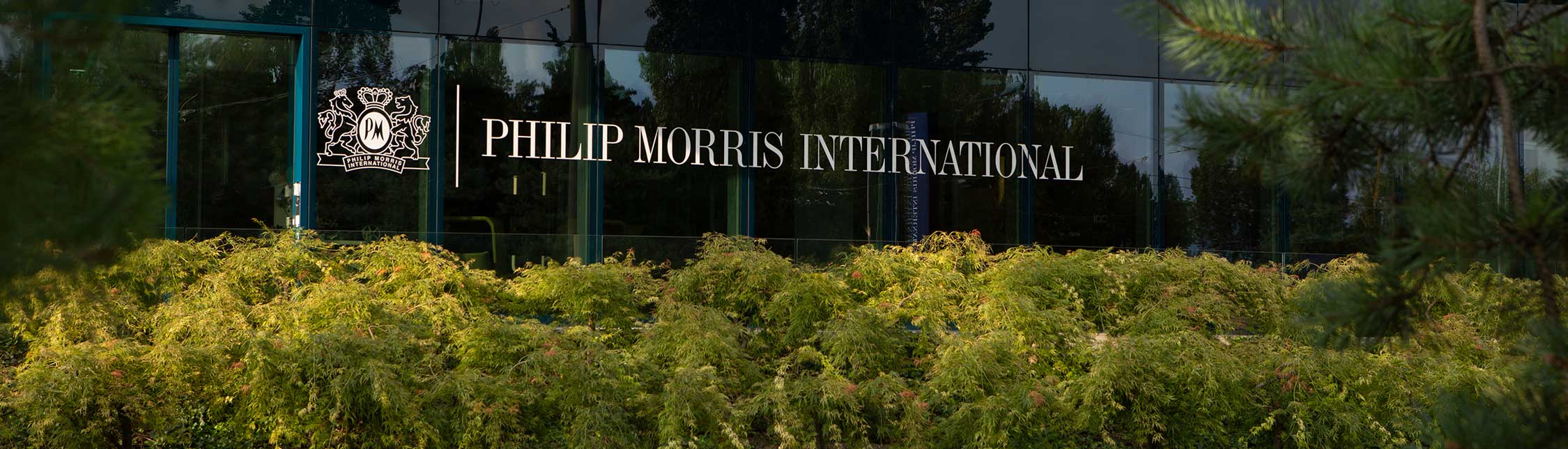 Banner Lausanne OC Philip Morris International sign