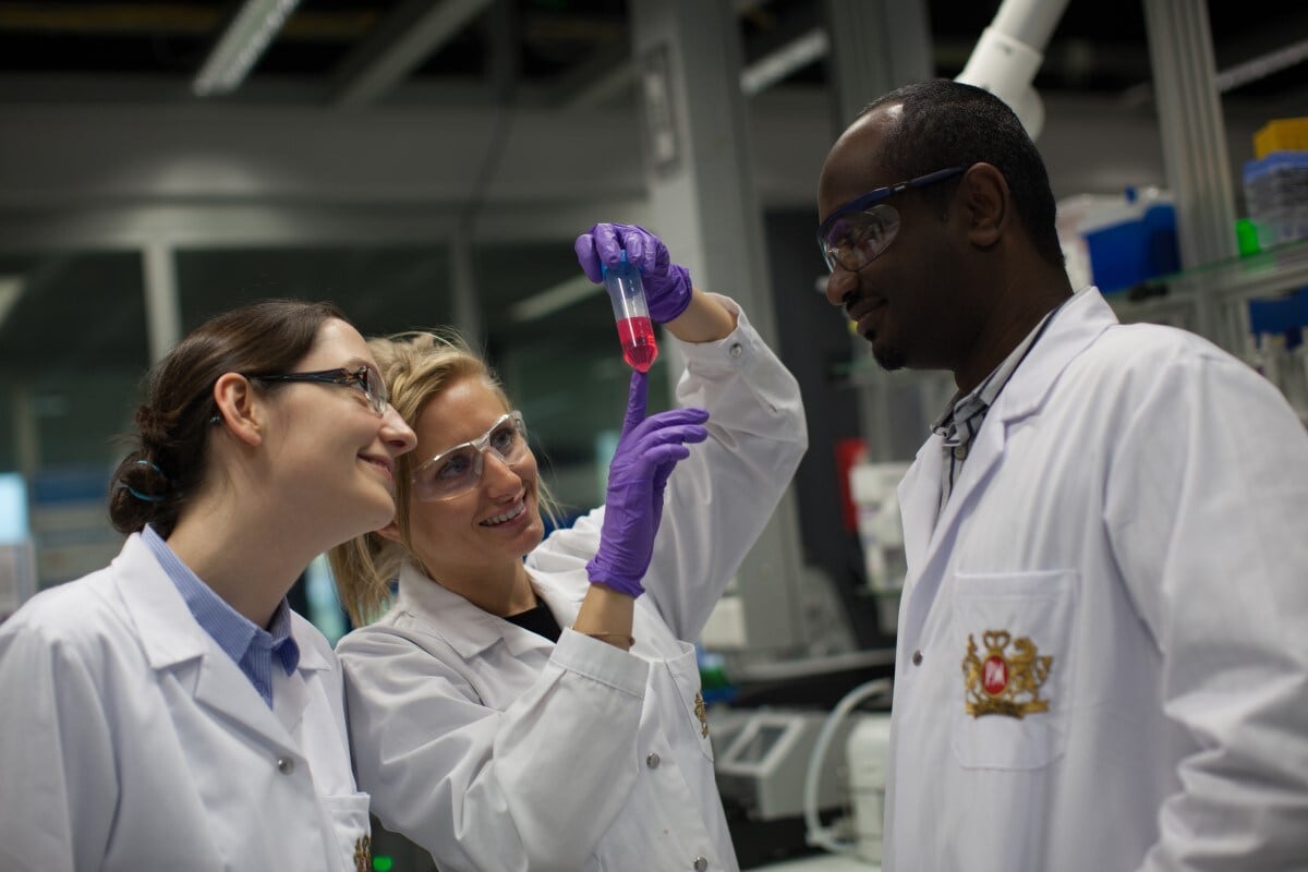 Scientists in lab Cube Neuchatel
