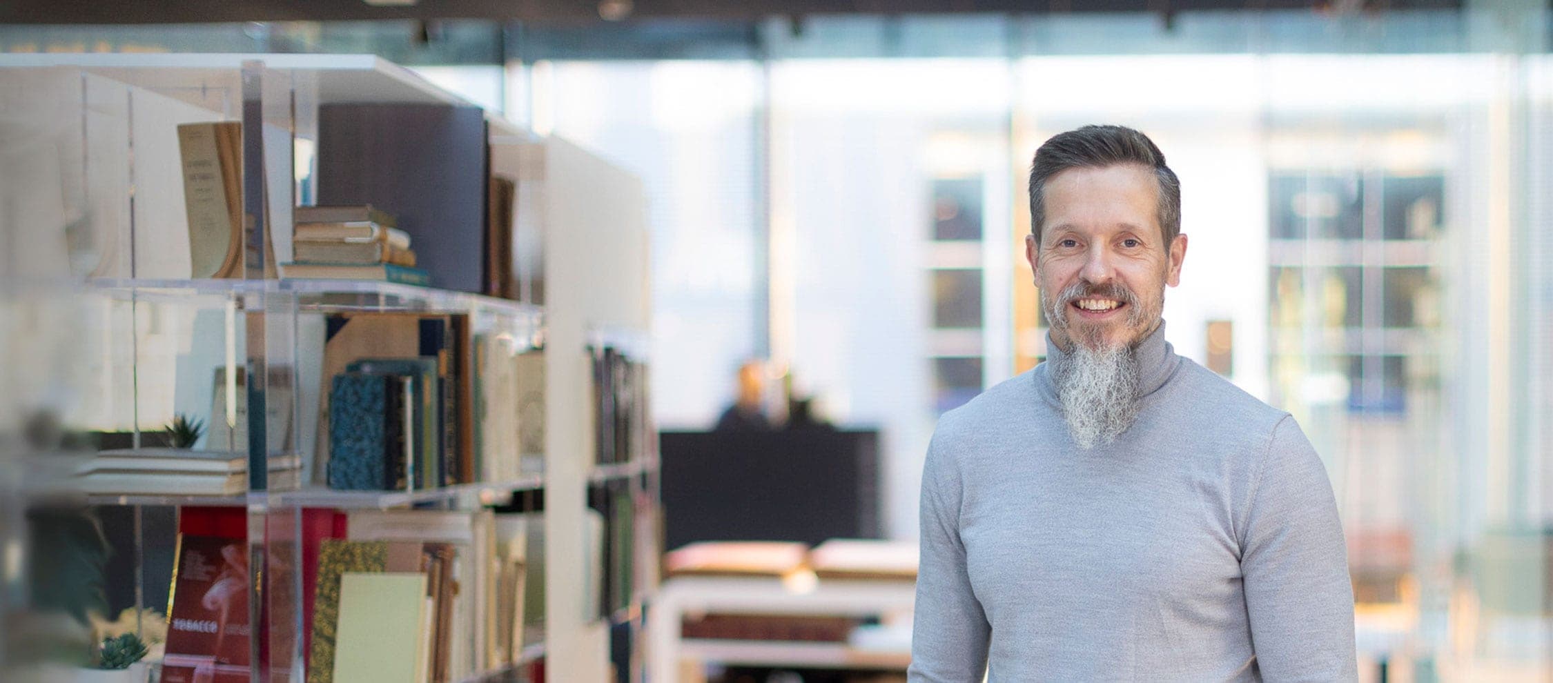 Patrick-Picavet-standing-banner2