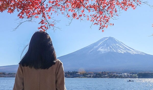 japan woman mountain thumbnail