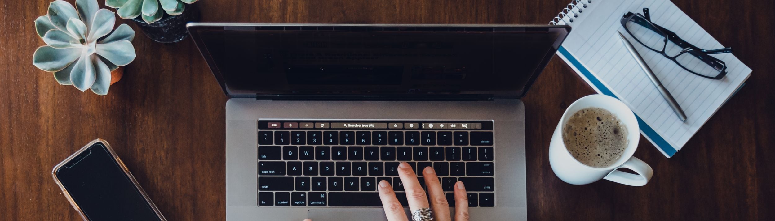 laptop desk Getty banner