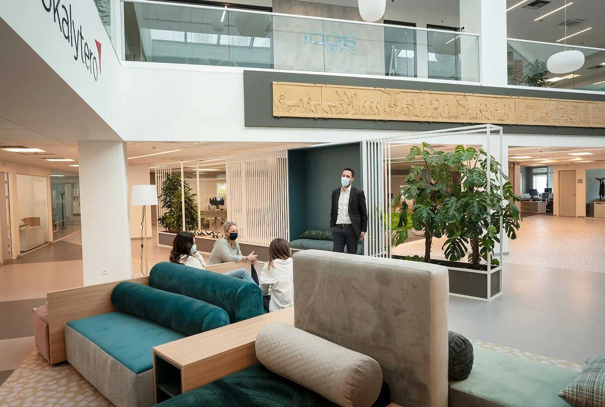 employees-facility-papastratos