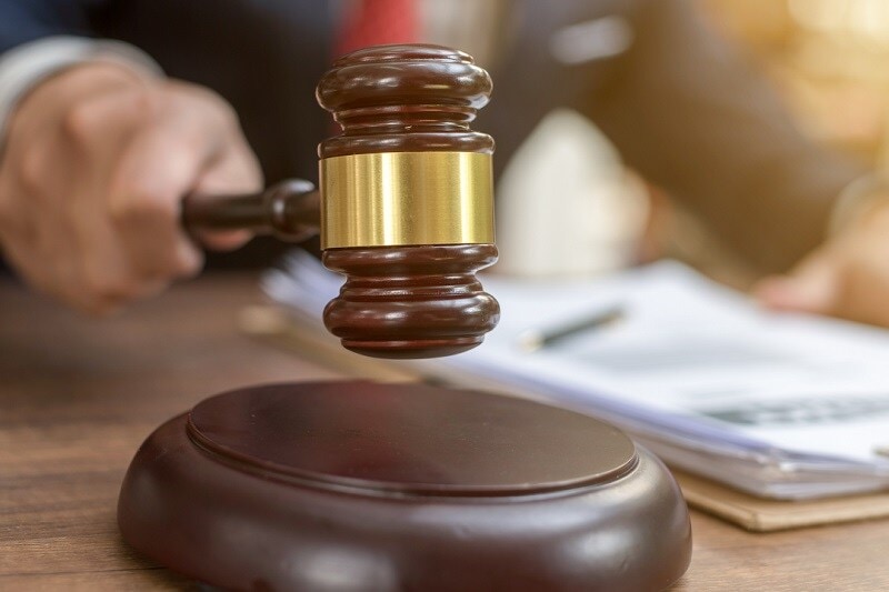 Gang members illegal cigarettes thumbnail