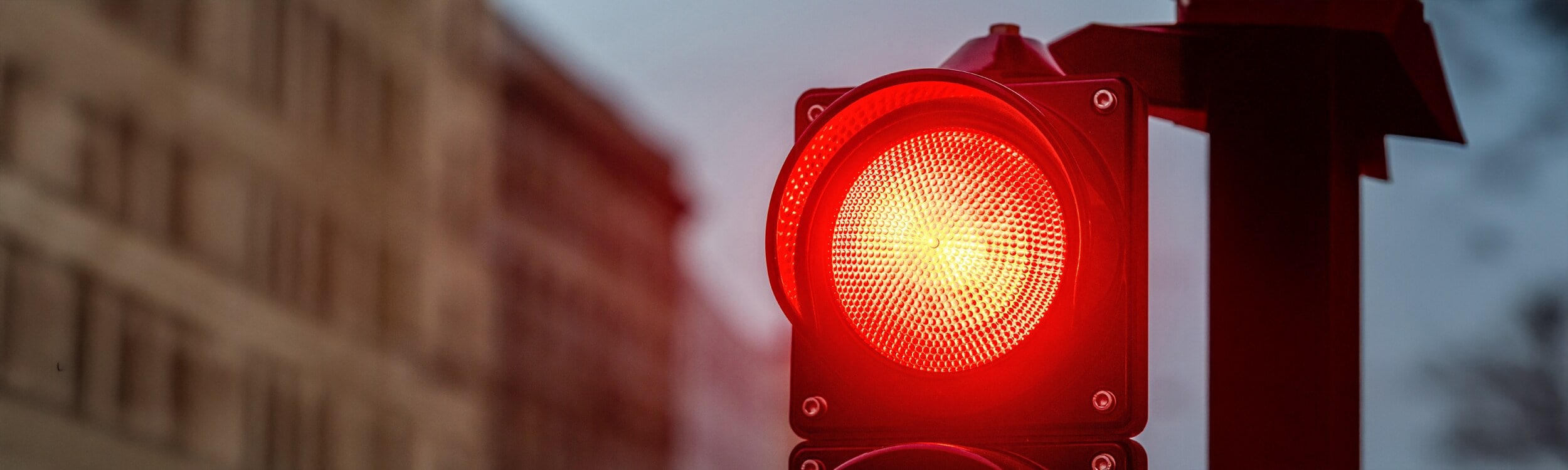 cigarette-decline-traffic-light_Banner_2500x750