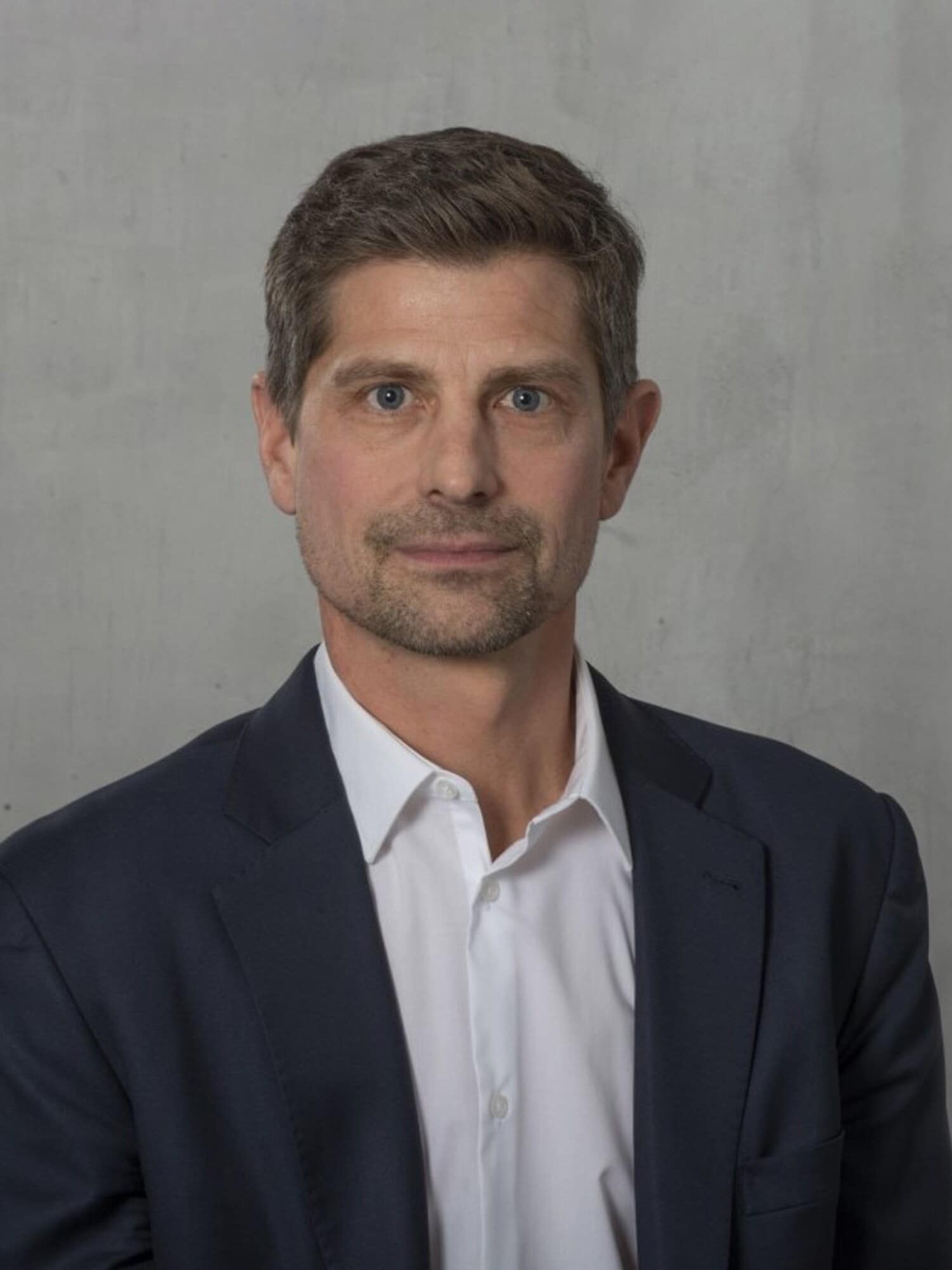 Michael Voegele portrait 1500x2000 2