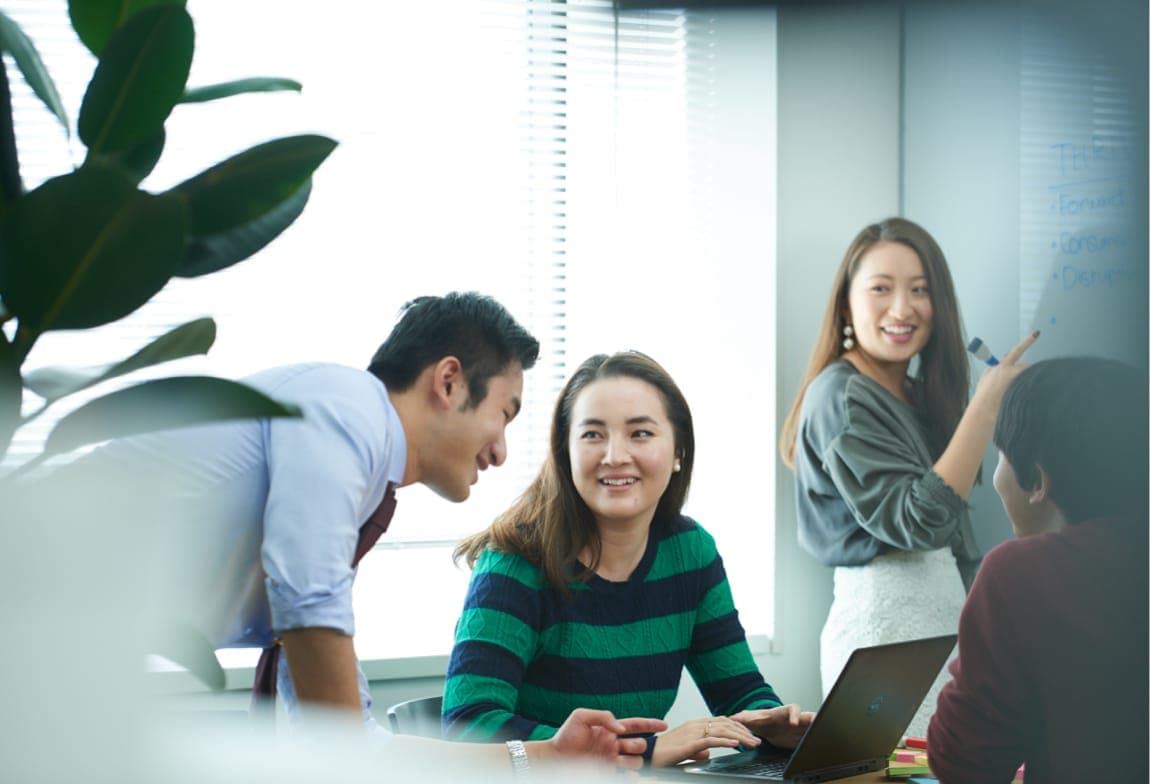 colleagues-office-meeting