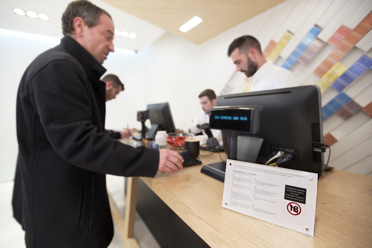 good conversion practices IQOS store Lisbon