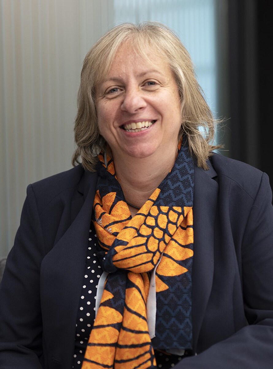 Laurence Ruffieux portrait 890x1200