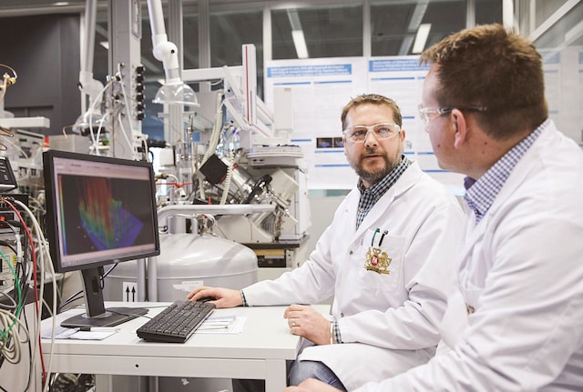 Scientists in laboratory