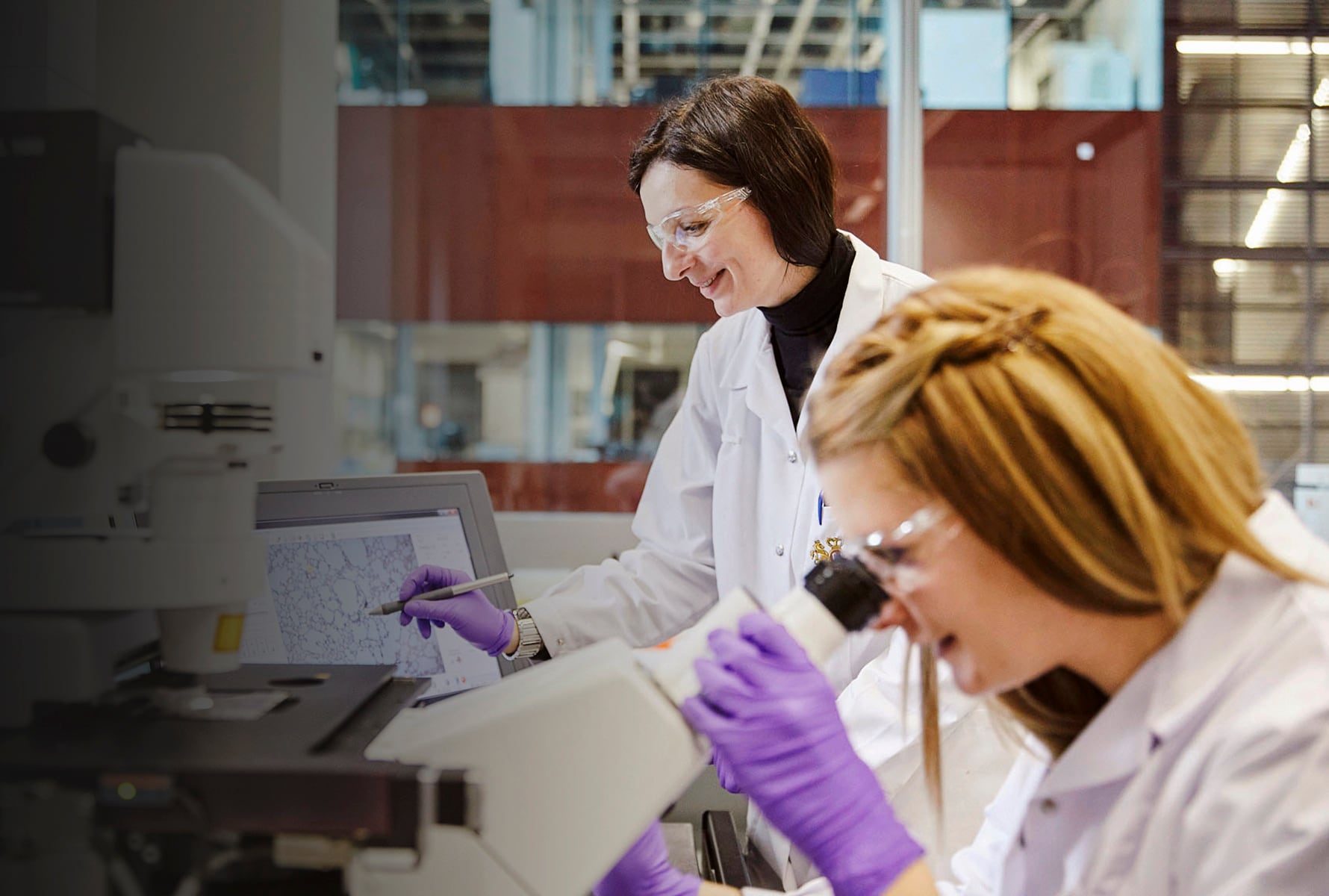 Female scientists in laboratory