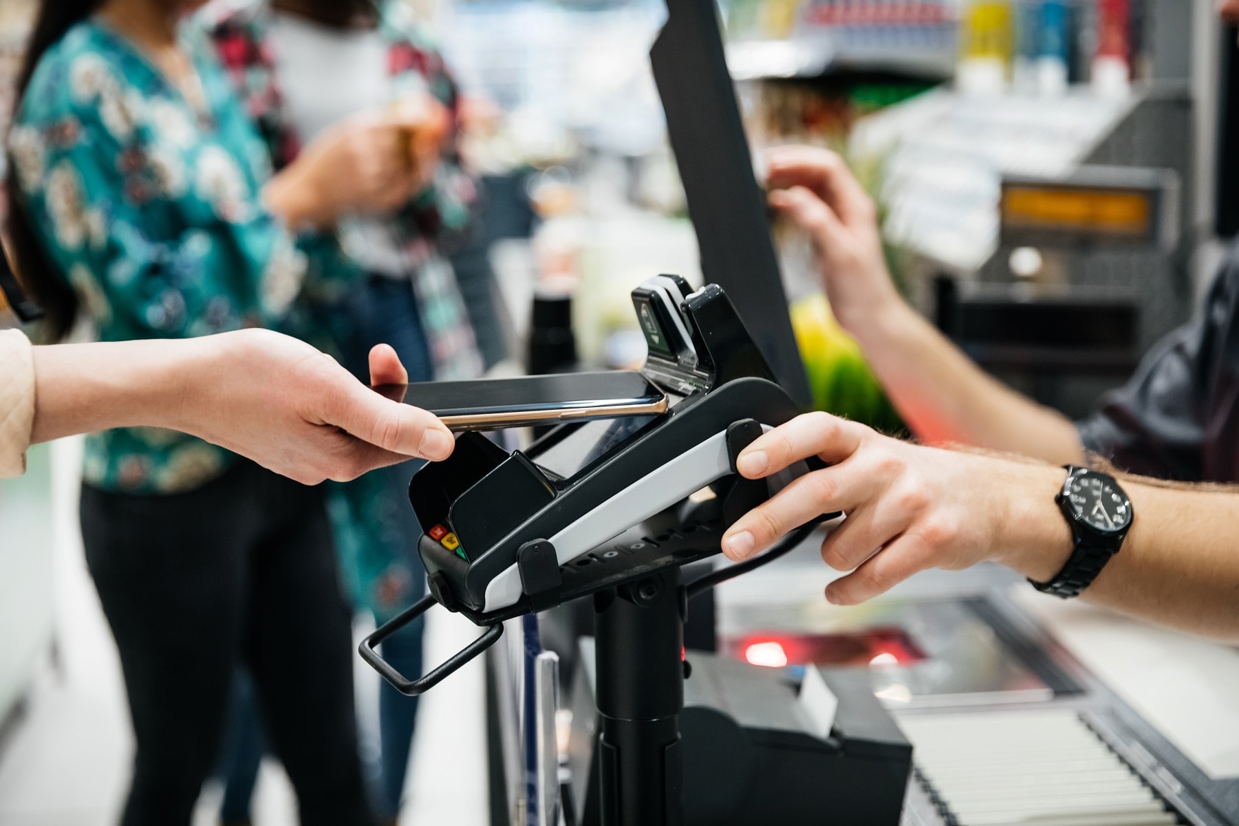 phone on card reader landscape