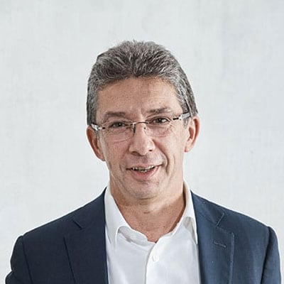 Andre Calantzopoulos, EXECUTIVE CHAIRMAN OF THE BOARD, Philip Morris International